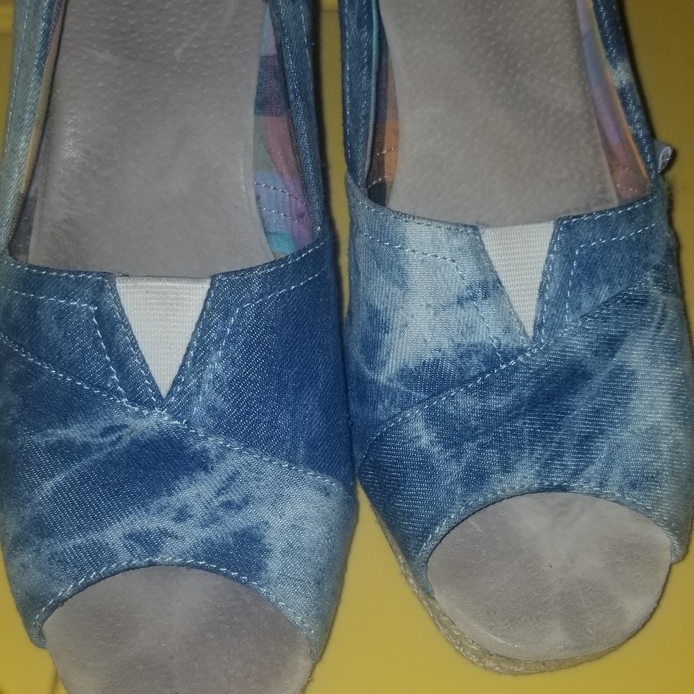 TOMS